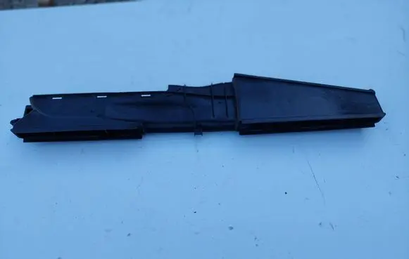 Audi Q3 F3 Intercooler air guide/duct channel 5Q0129254E