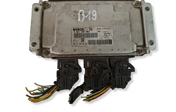 Peugeot 306 Engine control unit/module 9637839480 0261206861