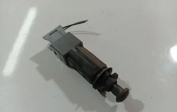 Renault Espace - Grand espace IV Brake pedal sensor switch 110894
