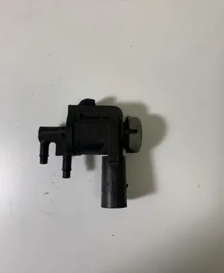 Volkswagen Golf IV Turbo solenoid valve 1J0906283C 1J0906283