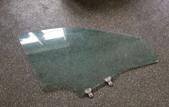Hyundai Kona I Front door window glass four-door