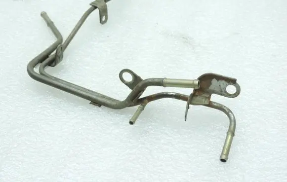 Toyota RAV 4 (XA20) Fuel injector supply line/pipe