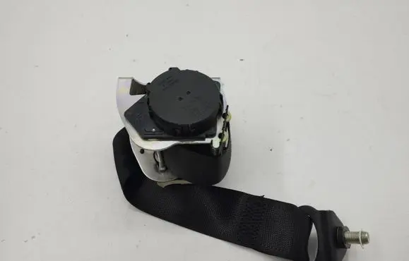 Maserati Quattroporte Middle seatbelt (rear) 00063774b