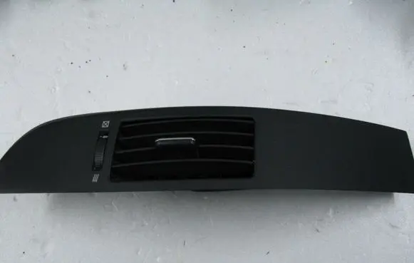 Toyota Corolla Verso AR10 Dash center air vent grill 5568064020