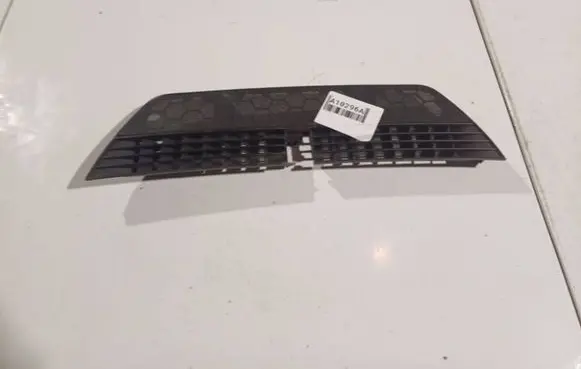 Audi A4 S4 B6 8E 8H Dash center air vent grill 8e0819635C