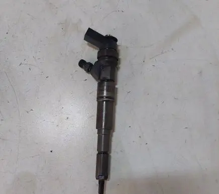 BMW 5 E60 E61 Fuel injector 7794435