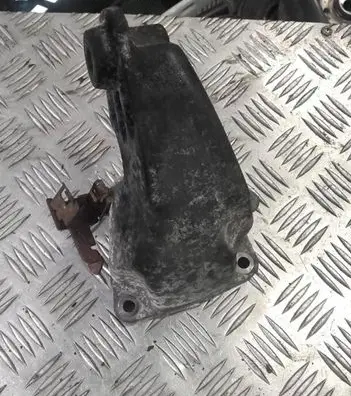 Mercedes-Benz C AMG W204 Engine mounting bracket a6422231004