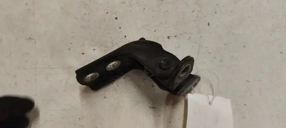 Toyota Avensis T250 Front door upper hinge