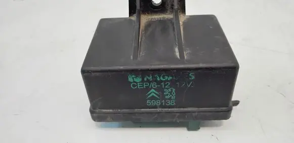 Peugeot 607 Glow plug pre-heat relay 598138