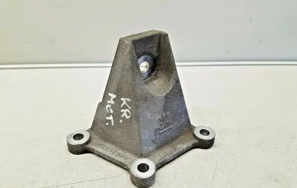 Cadillac CTS Engine mount bracket 25737320 nr7370