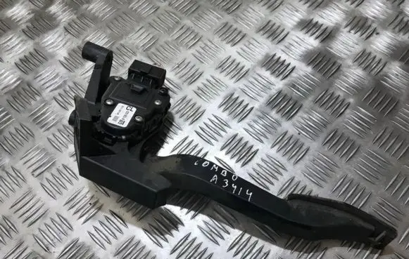 Opel Combo C Accelerator throttle pedal 9129423 9129423cl