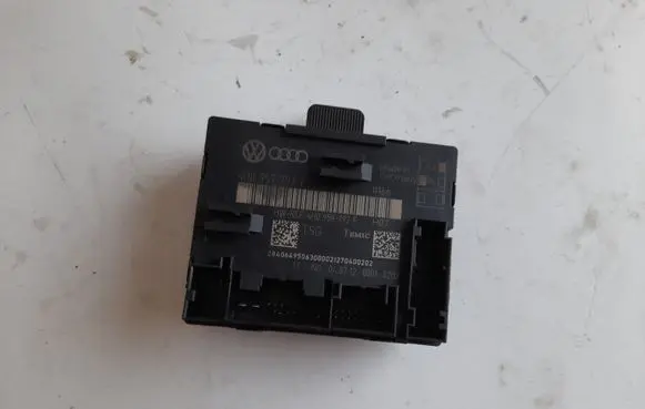 Volkswagen Touareg II Door control unit/module 4H0959792F