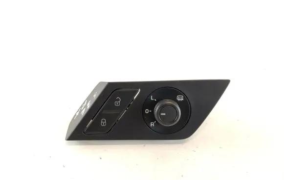 Wing mirror switch