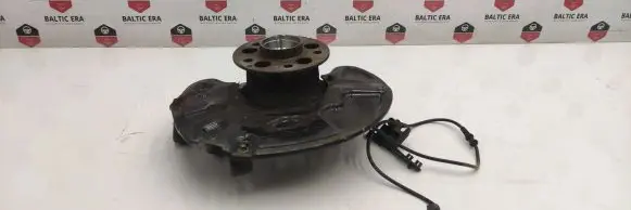 Mercedes-Benz E W212 Front wheel hub A2044211220