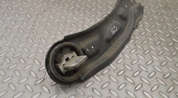 Infiniti Q30 Rear upper control arm/wishbone