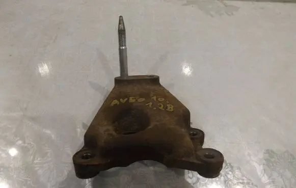 Chevrolet Aveo Gearbox mounting bracket