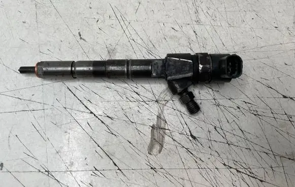 Opel Insignia A Fuel injector 0445110