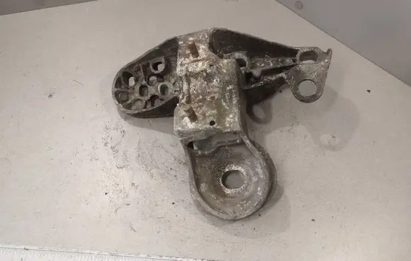 Audi A6 S6 C5 4B Engine mounting bracket 4B0199351D