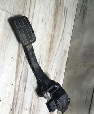 Citroen C5 Aircross Accelerator throttle pedal 10025349960