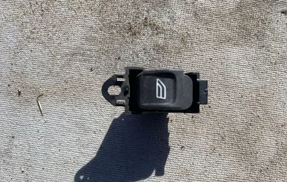 Volvo V70 Electric window control switch 30773273