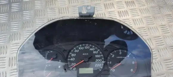 Mazda 323 F Speedometer (instrument cluster) 111113112713