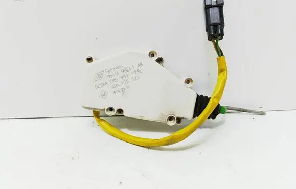Ford Galaxy Fuel tank cap lock motor 7M0959775C
