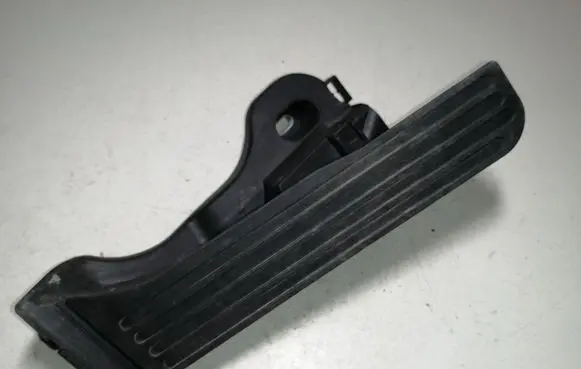Volkswagen PASSAT B6 Accelerator throttle pedal 1K1723503L