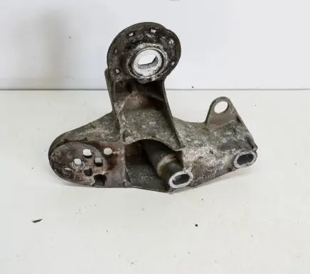 Volkswagen PASSAT B5 Engine mounting bracket 4B0199351B