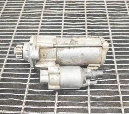 Volkswagen Golf VII Starter motor 0001179518 0001179519