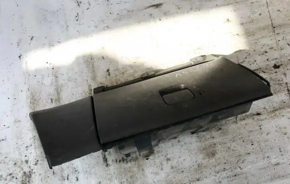 Mazda 626 Glove box
