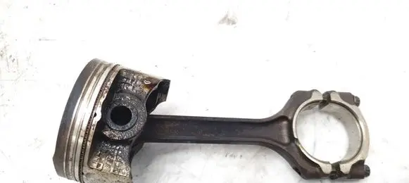 Mitsubishi Space Star Piston with connecting rod 