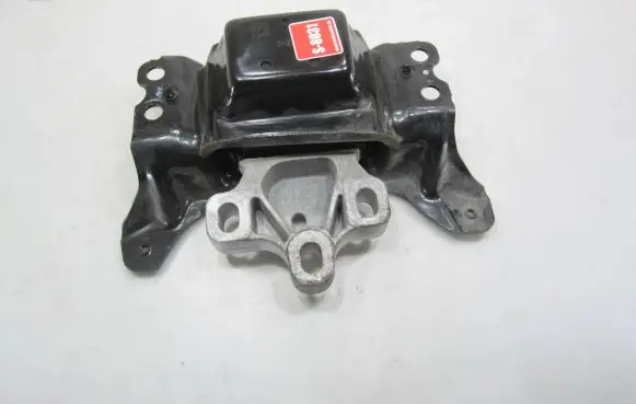 Volkswagen Golf VII Engine mount bracket 5Q0199555AD 22072015