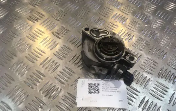 Peugeot 308 Vacuum pump D1562B