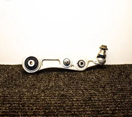 Front lower control arm/wishbone
