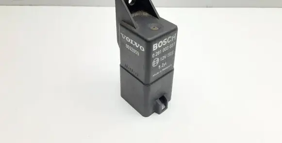 Volvo XC90 Glow plug pre-heat relay 8692859 0281003037