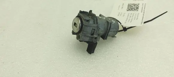 Mercedes-Benz A W176 Front door lock (next to the handle) 