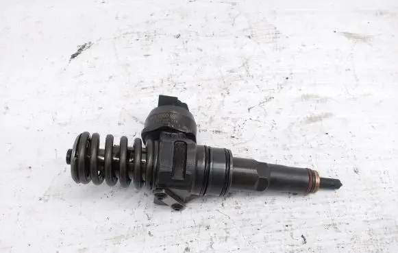 Volkswagen Caddy Fuel injector 038130073BR 0414720232