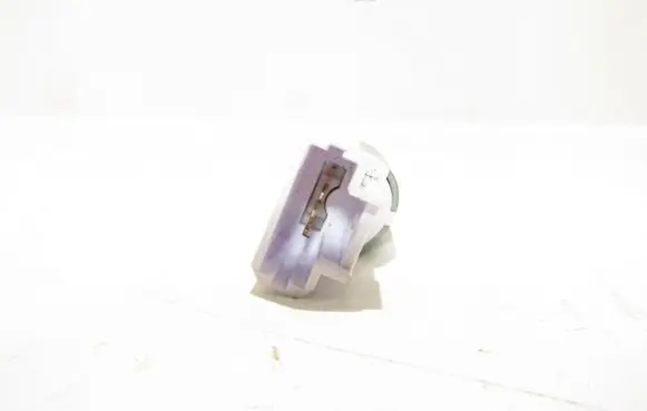 Renault Twingo II Brake pedal sensor switch