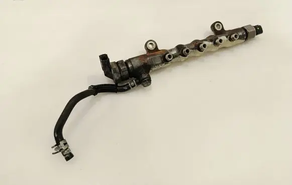 Toyota Avensis T270 Fuel main line pipe 8945820050
