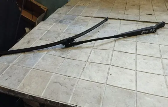 Citroen C5 Front wiper blade arm 071956