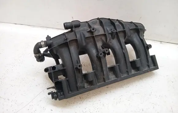 Volkswagen Golf V Intake manifold 06F133201N
