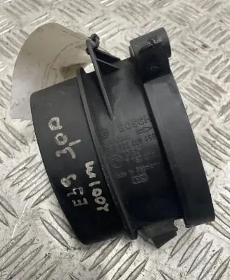 BMW 5 E39 Mass air flow meter 0928400468 77870760