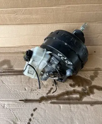 BMW 1 E81 E87 Brake booster 6788042