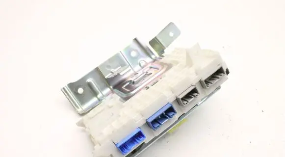 Mazda 5 Central body control module CG2867561A