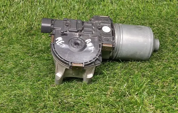 Opel Meriva B Wiper motor 0390243009