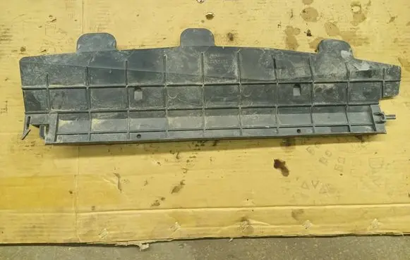 Renault Kangoo II Intercooler air guide/duct channel 8200427478