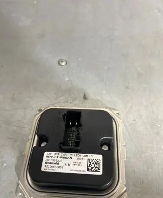Renault Captur II LED ballast control module 260556623R A2C90665803