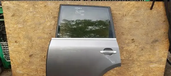 Porsche Cayenne (9PA) Rear door