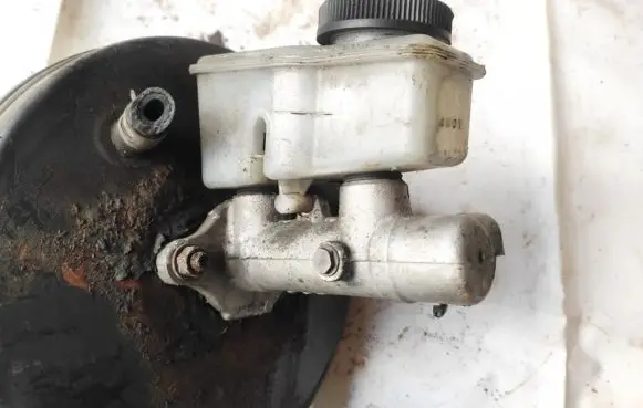 Mazda 626 Master brake cylinder 834-04909