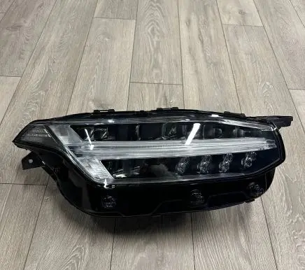 Volvo XC90 Headlight/headlamp 32228689